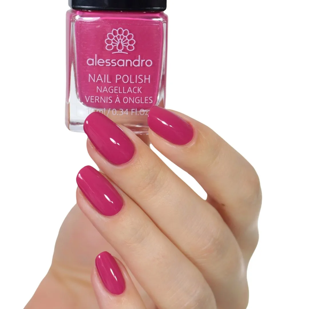 77-909_Juans Kiss nails.webp